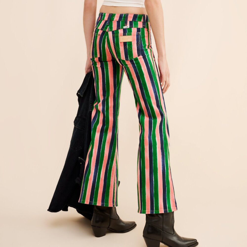 NWT - The Wanderer Jeans - WRANGLER - size 27 - Multi Color